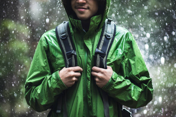 How to Choose the Right Waterproof Jacket for Hiking (Buyer’s Guide)